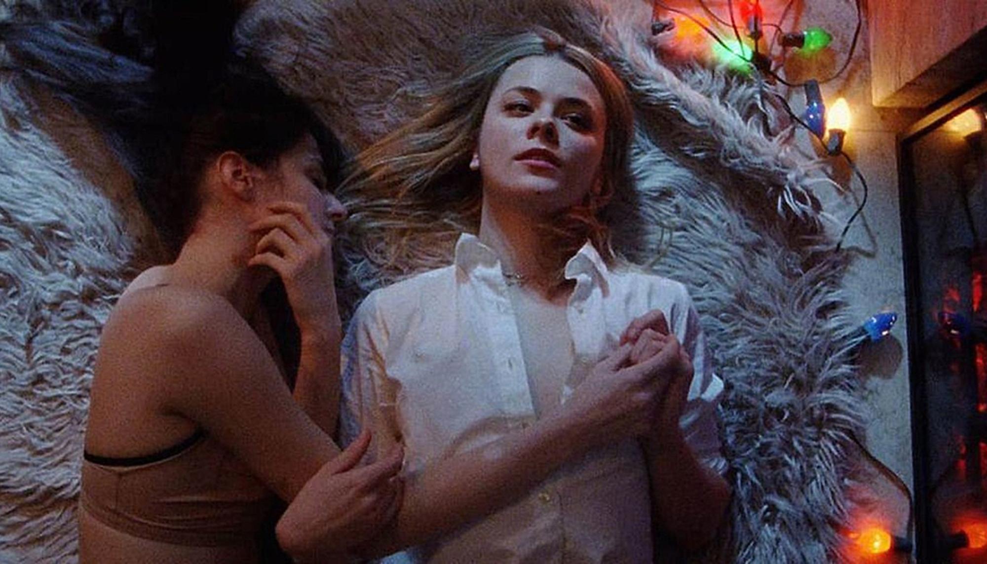 Betsey Brown y Dasha Nekrasova en la película ‘The Scary of Sixty-First’